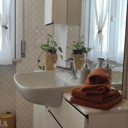 Casa Sivori Sul Di Garda Con Ampio Giardino Desenzano del Garda